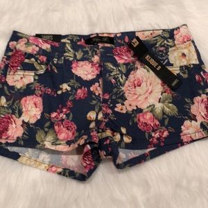 💜floral shorts
